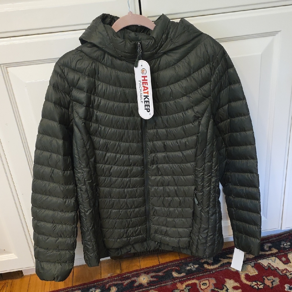 Womens Heat Keep Puffer Jacket in Dark Green